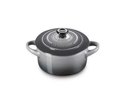 Le Creuset Mini Gryde i Flint – Perfekt til Små Portioner